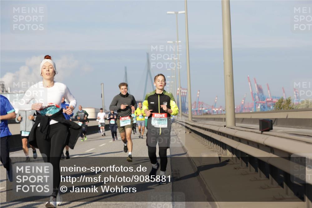 03.10.2025 - Köhlbrandbrückenlauf Jannik Wohlers http://msf.ph/oto/9085881 03.10.2025 09:57:01 Position 3 69, 3371 meine-sportfotos.de