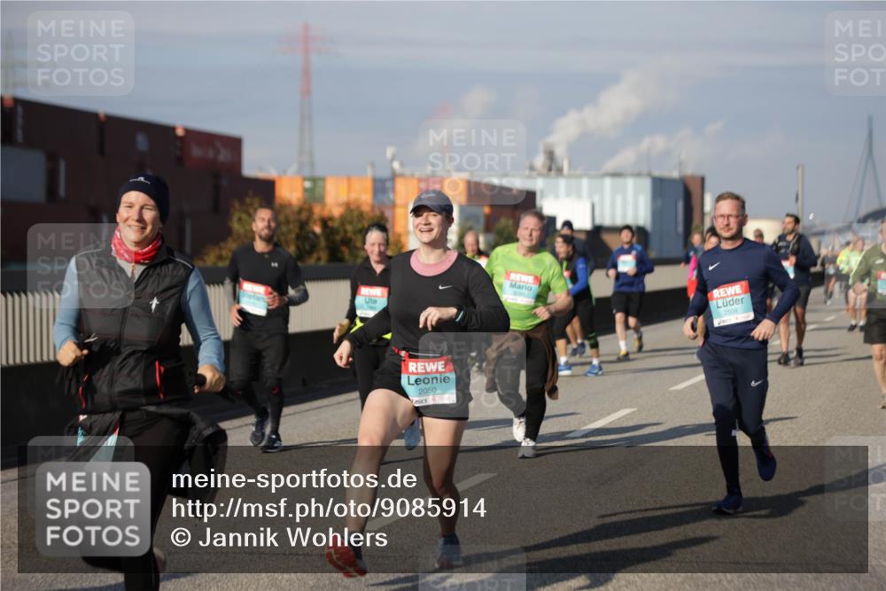 03.10.2025 - Köhlbrandbrückenlauf Jannik Wohlers http://msf.ph/oto/9085914 03.10.2025 10:07:38 Position 3 2050, 2509 meine-sportfotos.de