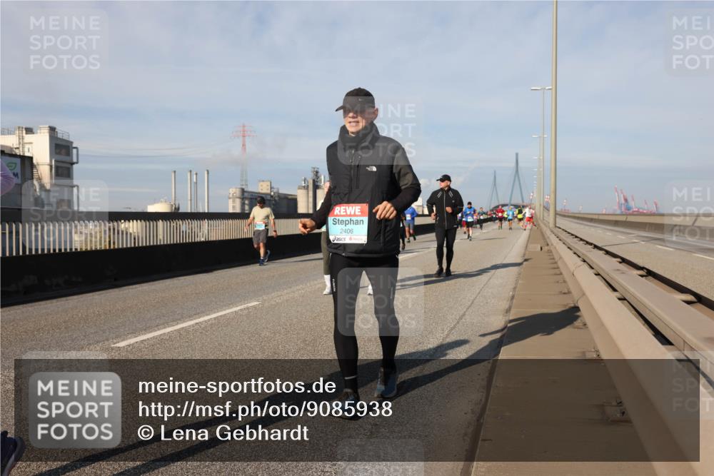 03.10.2025 - Köhlbrandbrückenlauf Lena Gebhardt http://msf.ph/oto/9085938 03.10.2025 10:05:44 Position 2 2406 meine-sportfotos.de