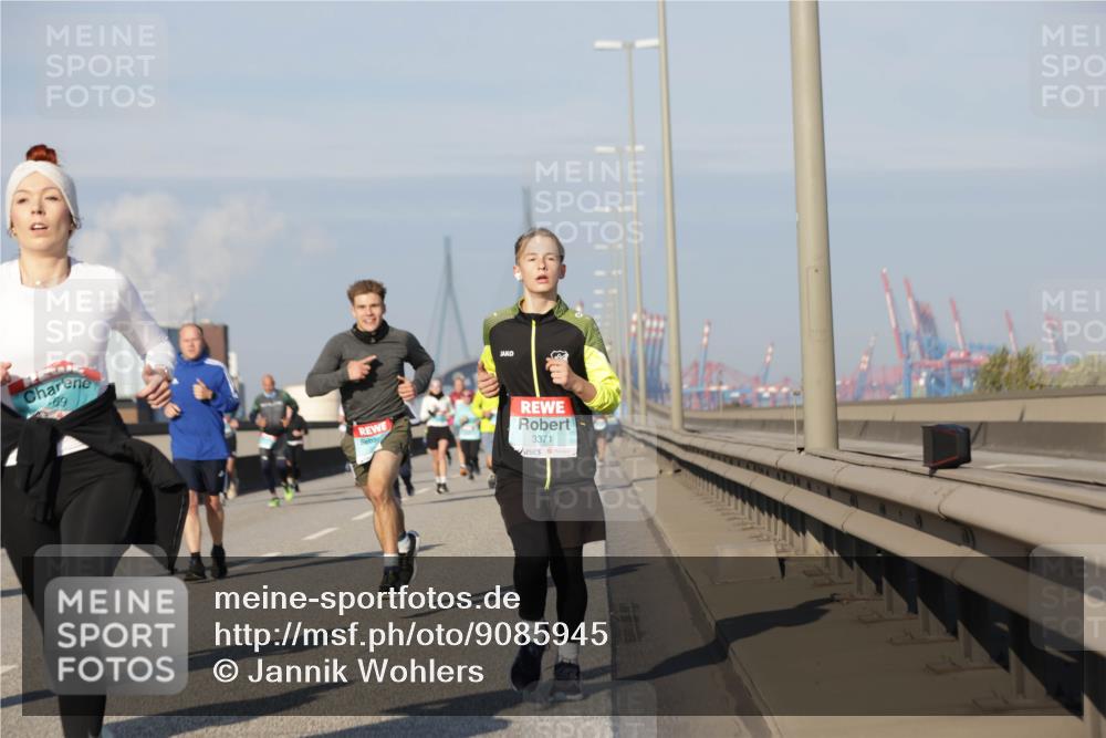 03.10.2025 - Köhlbrandbrückenlauf Jannik Wohlers http://msf.ph/oto/9085945 03.10.2025 09:57:02 Position 3 69, 3371 meine-sportfotos.de