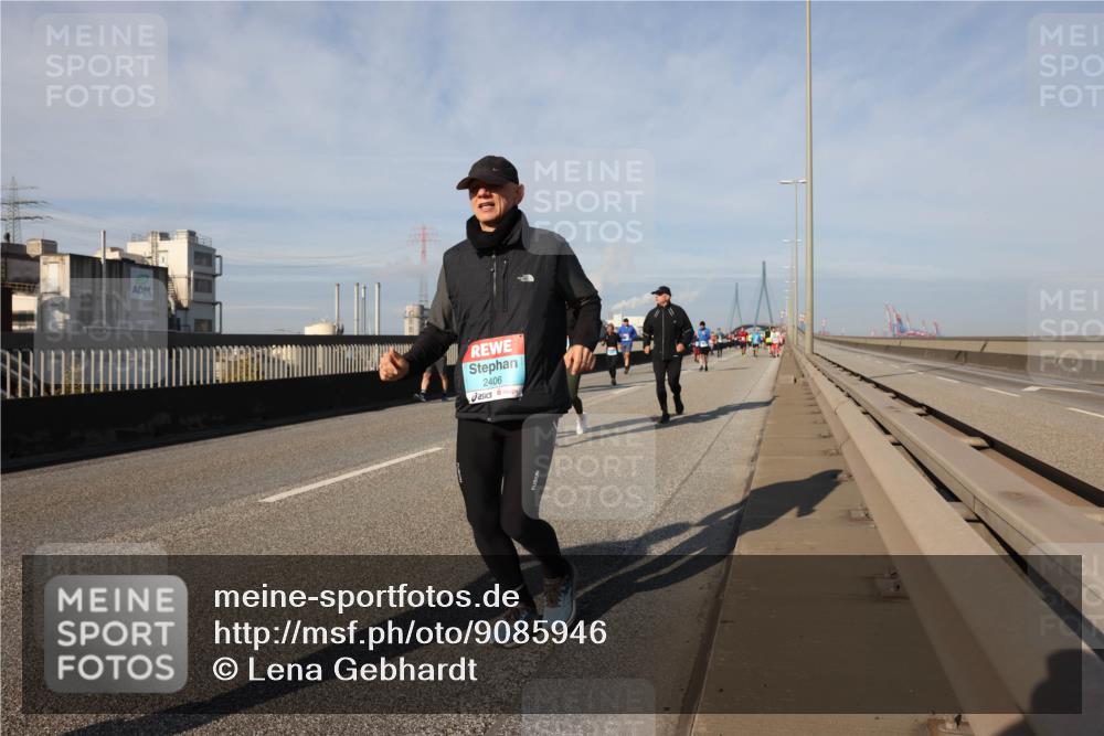 03.10.2025 - Köhlbrandbrückenlauf Lena Gebhardt http://msf.ph/oto/9085946 03.10.2025 10:05:44 Position 2 2406 meine-sportfotos.de