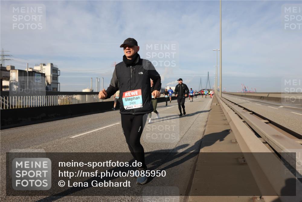 03.10.2025 - Köhlbrandbrückenlauf Lena Gebhardt http://msf.ph/oto/9085950 03.10.2025 10:05:44 Position 2 2406 meine-sportfotos.de
