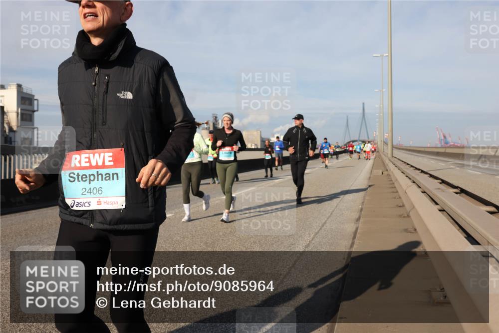 03.10.2025 - Köhlbrandbrückenlauf Lena Gebhardt http://msf.ph/oto/9085964 03.10.2025 10:05:44 Position 2 2406 meine-sportfotos.de