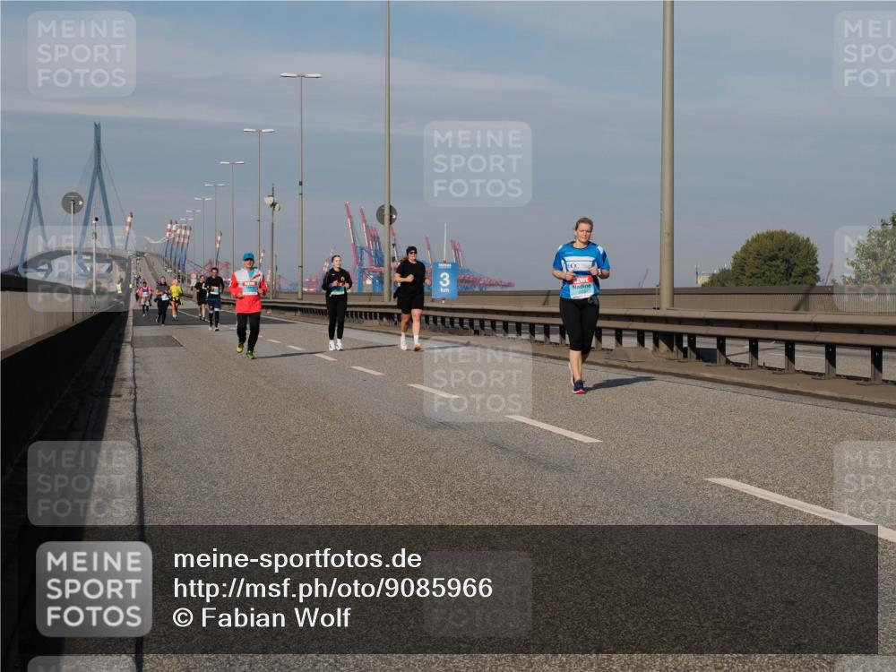 03.10.2025 - Köhlbrandbrückenlauf Fabian Wolf http://msf.ph/oto/9085966 03.10.2025 10:20:40 Position 3 3 meine-sportfotos.de
