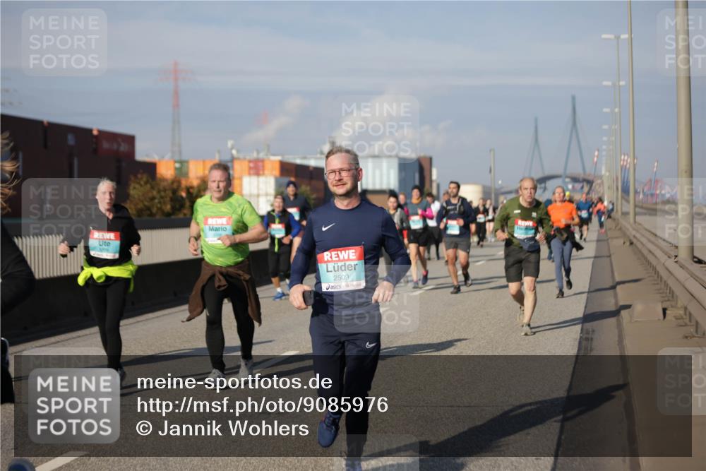 03.10.2025 - Köhlbrandbrückenlauf Jannik Wohlers http://msf.ph/oto/9085976 03.10.2025 10:07:40 Position 3 2509 meine-sportfotos.de