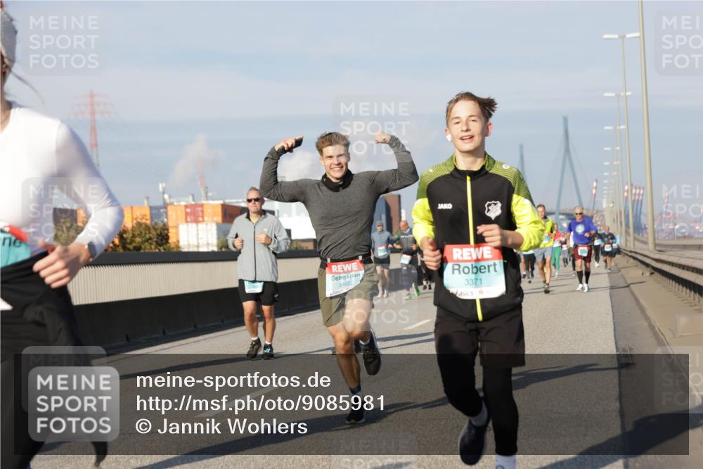 03.10.2025 - Köhlbrandbrückenlauf Jannik Wohlers http://msf.ph/oto/9085981 03.10.2025 09:57:03 Position 3 3162, 3371 meine-sportfotos.de