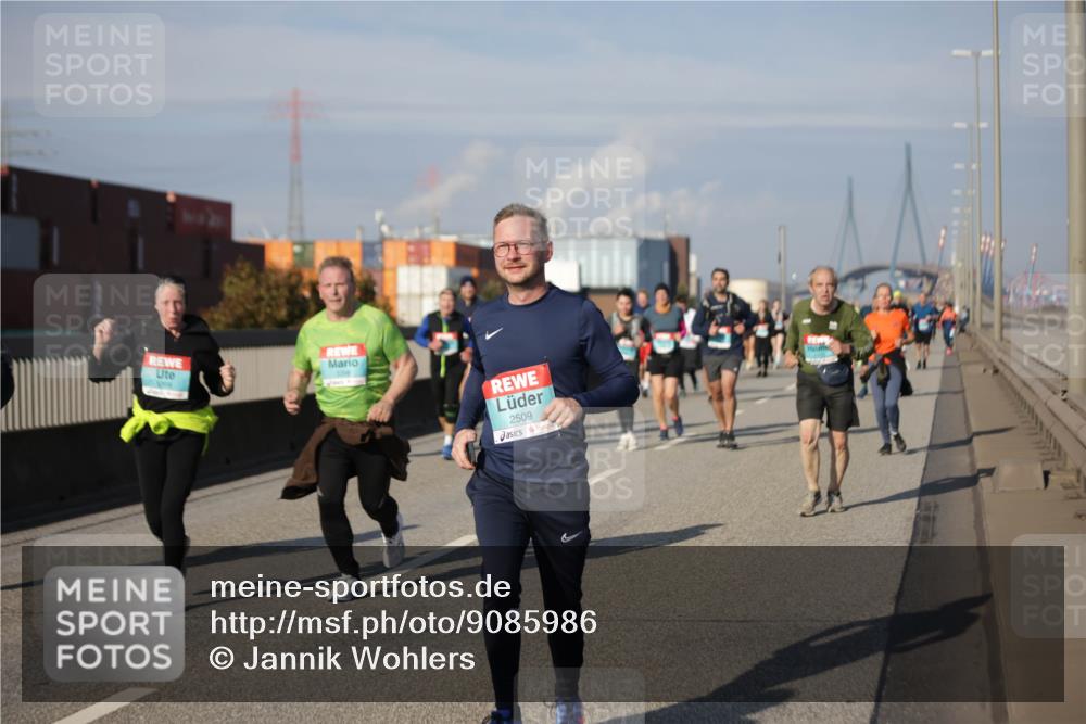 03.10.2025 - Köhlbrandbrückenlauf Jannik Wohlers http://msf.ph/oto/9085986 03.10.2025 10:07:40 Position 3 2509 meine-sportfotos.de