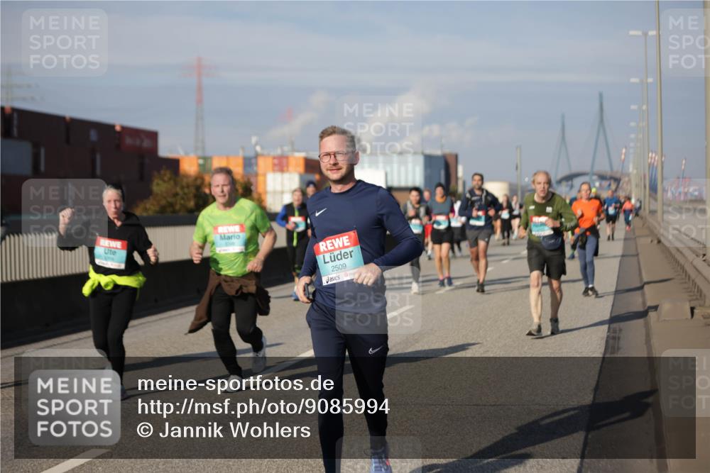 03.10.2025 - Köhlbrandbrückenlauf Jannik Wohlers http://msf.ph/oto/9085994 03.10.2025 10:07:40 Position 3 2509 meine-sportfotos.de