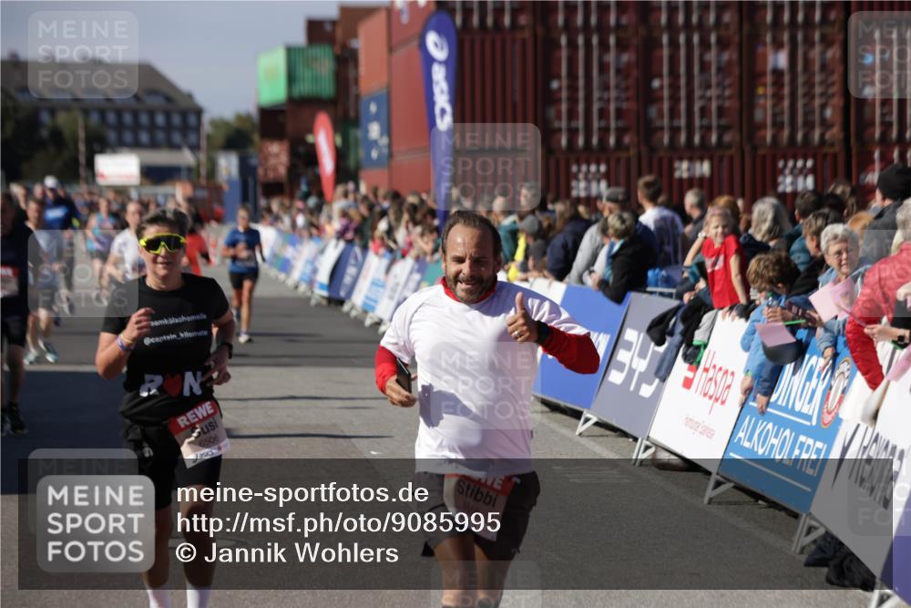 03.10.2025 - Köhlbrandbrückenlauf Jannik Wohlers http://msf.ph/oto/9085995 03.10.2025 13:18:48 Ziel 4077, 4556, 4606, 4756, 4812, 5115, 6429, 6500, 6506, 6556, 6596 meine-sportfotos.de