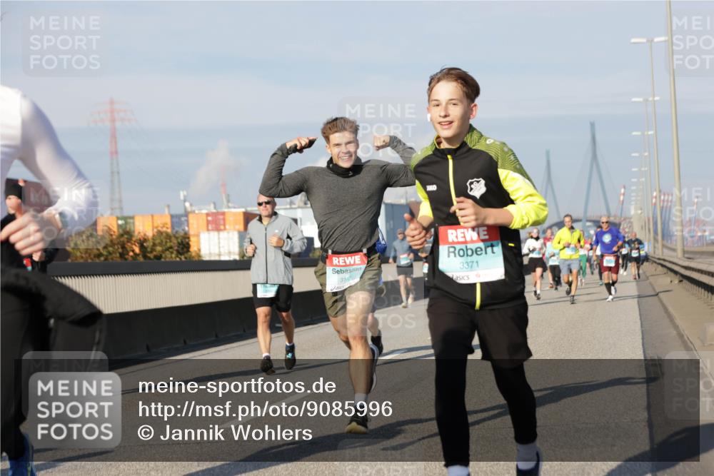 03.10.2025 - Köhlbrandbrückenlauf Jannik Wohlers http://msf.ph/oto/9085996 03.10.2025 09:57:03 Position 3 316, 3371 meine-sportfotos.de