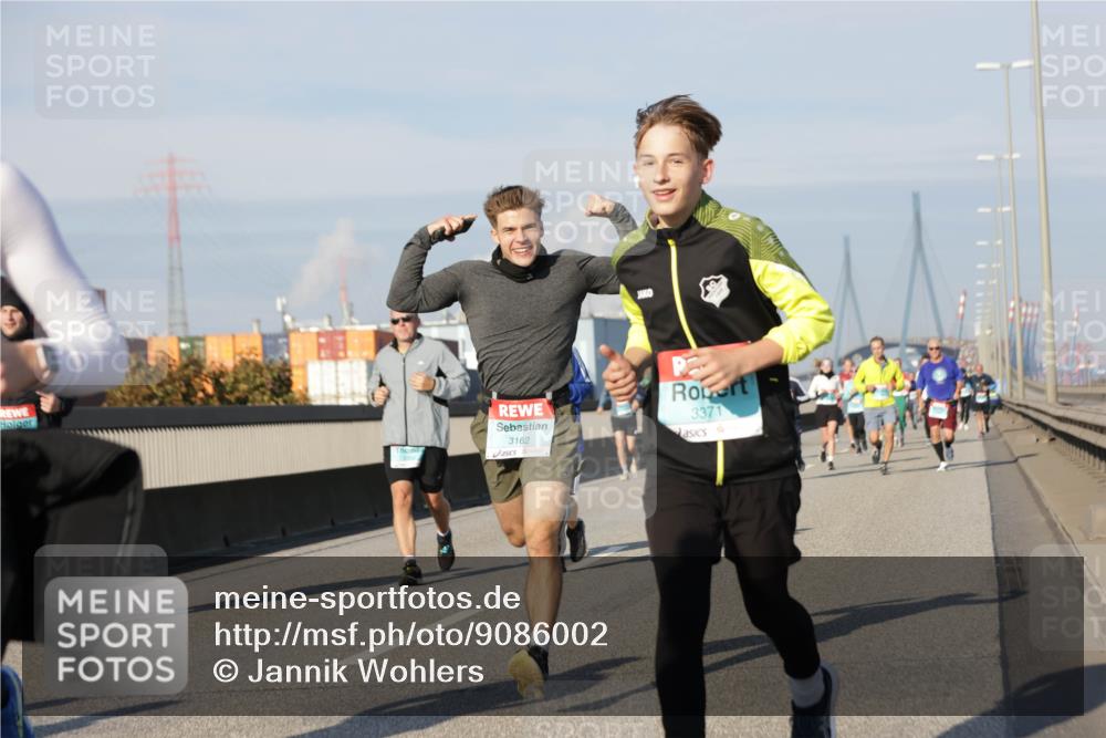 03.10.2025 - Köhlbrandbrückenlauf Jannik Wohlers http://msf.ph/oto/9086002 03.10.2025 09:57:04 Position 3 3162, 3371 meine-sportfotos.de