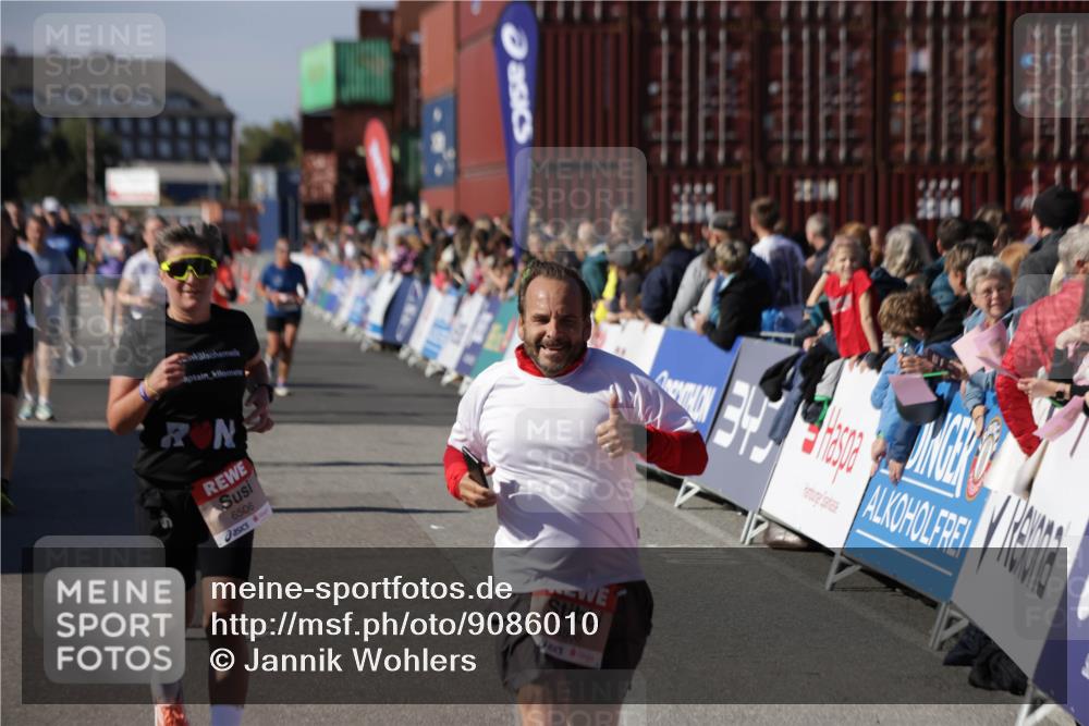 03.10.2025 - Köhlbrandbrückenlauf Jannik Wohlers http://msf.ph/oto/9086010 03.10.2025 13:18:48 Ziel 4077, 4556, 4606, 4756, 4812, 5115, 6429, 6500, 6506, 6556, 6596 meine-sportfotos.de