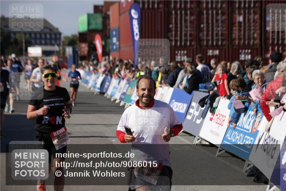 03.10.2025 - Köhlbrandbrückenlauf Jannik Wohlers http://msf.ph/oto/9086015 03.10.2025 13:18:48 Ziel 4077, 4556, 4606, 4756, 4812, 5115, 6429, 6500, 6506, 6556, 6596 meine-sportfotos.de