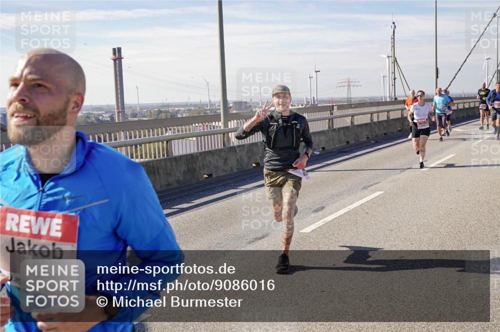 03.10.2025 - Köhlbrandbrückenlauf Michael Burmester http://msf.ph/oto/9086016 03.10.2025 12:43:27 Position 2 4413 meine-sportfotos.de