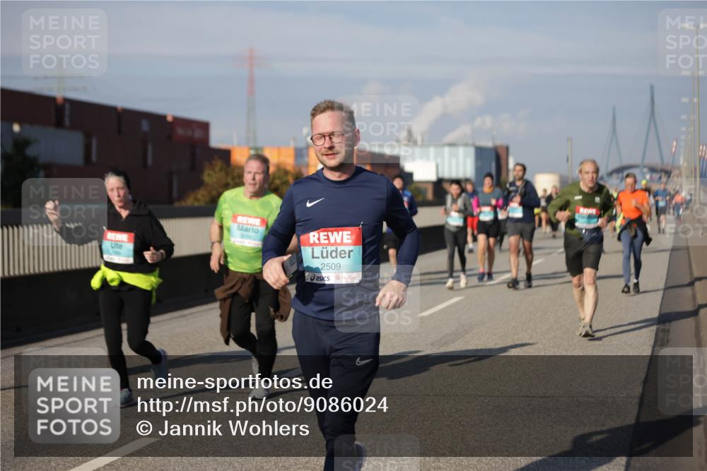 03.10.2025 - Köhlbrandbrückenlauf Jannik Wohlers http://msf.ph/oto/9086024 03.10.2025 10:07:40 Position 3 2509 meine-sportfotos.de