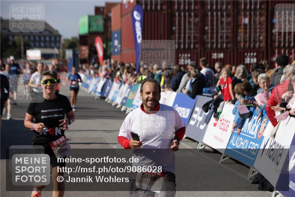 03.10.2025 - Köhlbrandbrückenlauf Jannik Wohlers http://msf.ph/oto/9086028 03.10.2025 13:18:48 Ziel 4077, 4556, 4606, 4756, 4812, 5115, 6429, 6500, 6506, 6556, 6596 meine-sportfotos.de