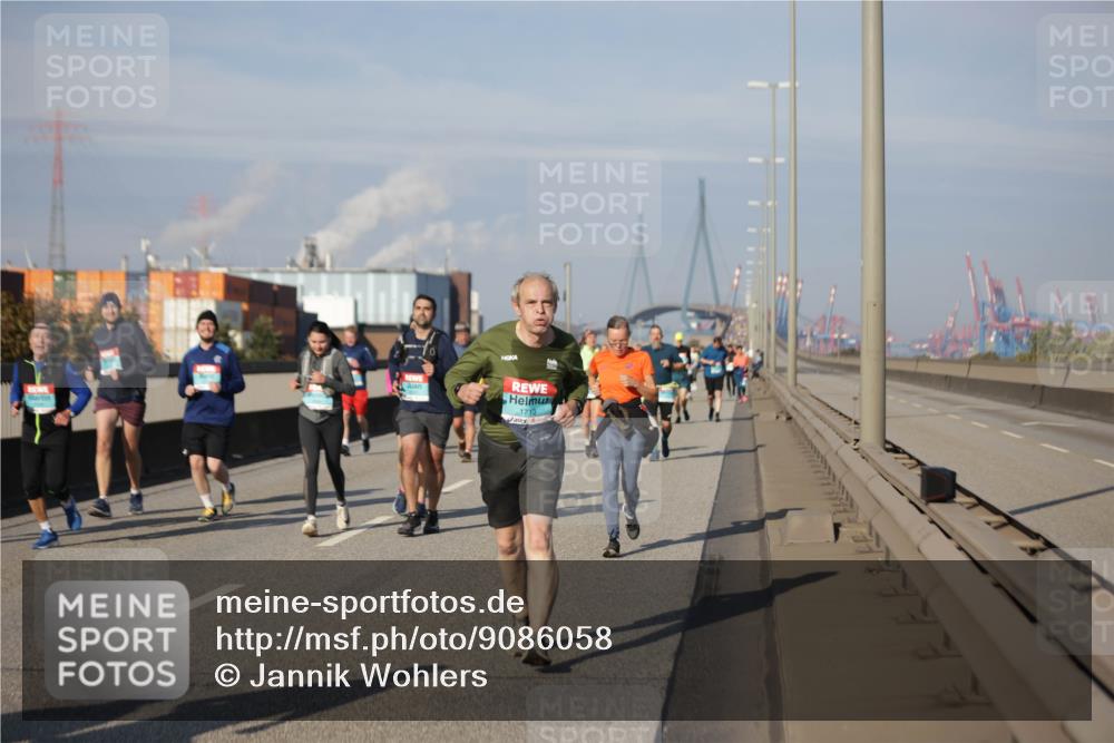 03.10.2025 - Köhlbrandbrückenlauf Jannik Wohlers http://msf.ph/oto/9086058 03.10.2025 10:07:42 Position 3 1713, 4 meine-sportfotos.de