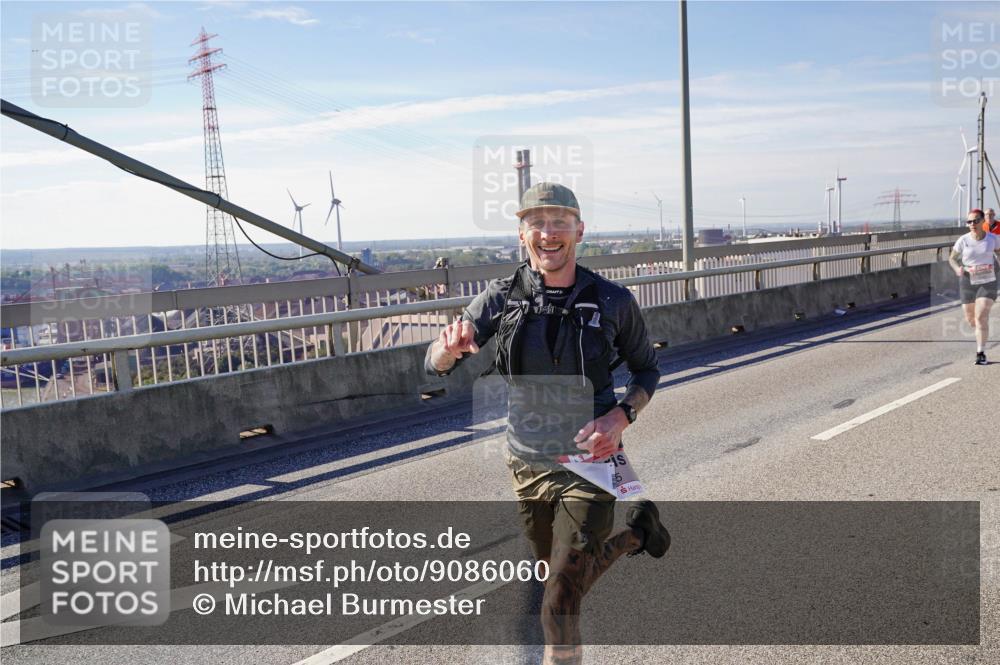 03.10.2025 - Köhlbrandbrückenlauf Michael Burmester http://msf.ph/oto/9086060 03.10.2025 12:43:28 Position 2 5 meine-sportfotos.de