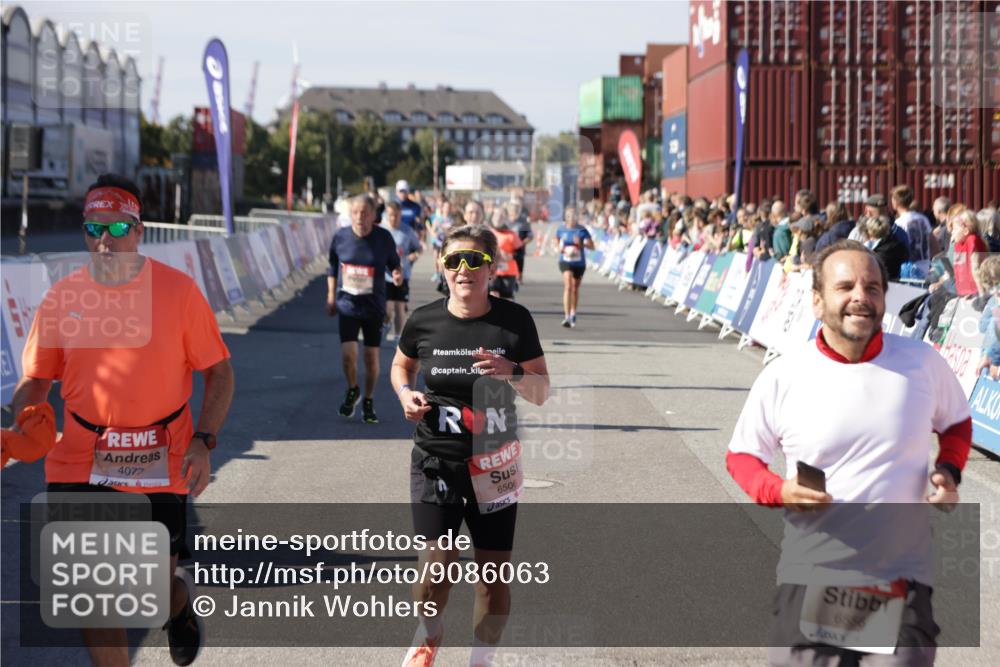 03.10.2025 - Köhlbrandbrückenlauf Jannik Wohlers http://msf.ph/oto/9086063 03.10.2025 13:18:49 Ziel 4077, 4556, 4756, 4812, 5115, 6429, 6500, 6506, 6556, 6596, 6795 meine-sportfotos.de
