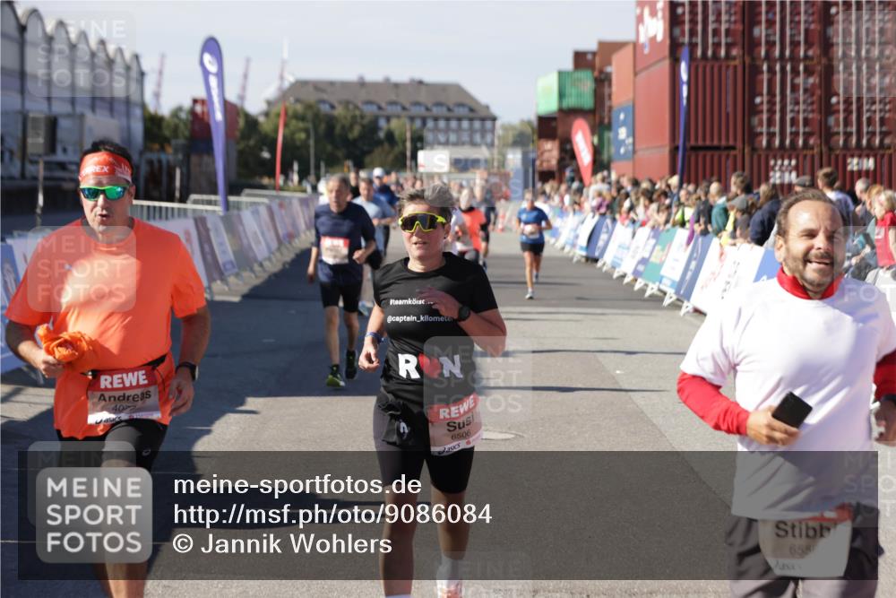 03.10.2025 - Köhlbrandbrückenlauf Jannik Wohlers http://msf.ph/oto/9086084 03.10.2025 13:18:49 Ziel 4077, 4556, 4756, 4812, 5115, 6429, 6500, 6506, 6556, 6596, 6795 meine-sportfotos.de