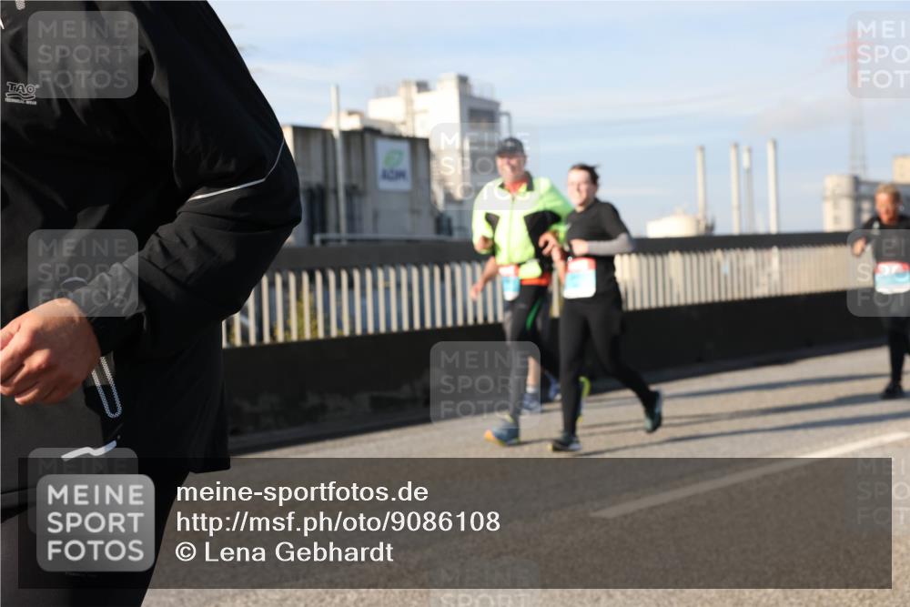 03.10.2025 - Köhlbrandbrückenlauf Lena Gebhardt http://msf.ph/oto/9086108 03.10.2025 10:05:48 Position 2 0 meine-sportfotos.de