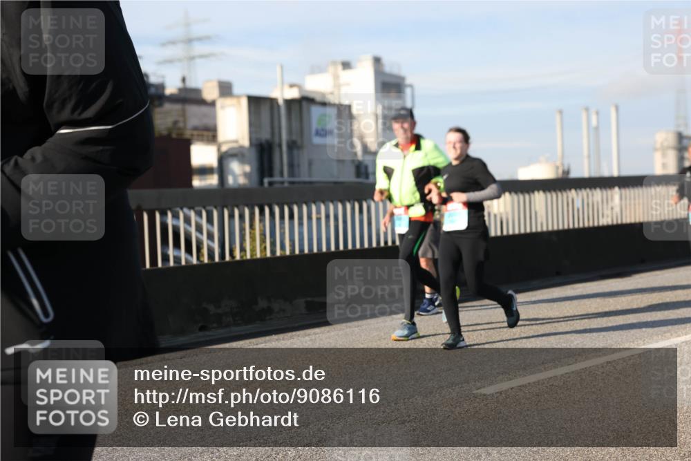 03.10.2025 - Köhlbrandbrückenlauf Lena Gebhardt http://msf.ph/oto/9086116 03.10.2025 10:05:48 Position 2  meine-sportfotos.de