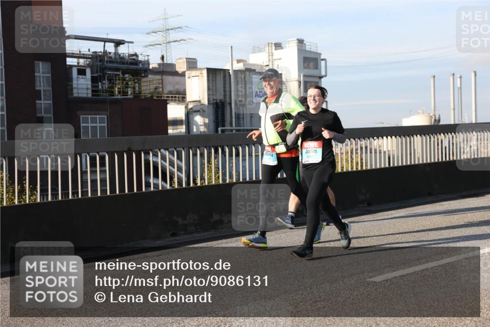 03.10.2025 - Köhlbrandbrückenlauf Lena Gebhardt http://msf.ph/oto/9086131 03.10.2025 10:05:48 Position 2 3242 meine-sportfotos.de