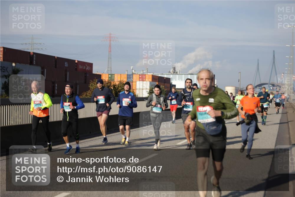03.10.2025 - Köhlbrandbrückenlauf Jannik Wohlers http://msf.ph/oto/9086147 03.10.2025 10:07:43 Position 3 3713 meine-sportfotos.de