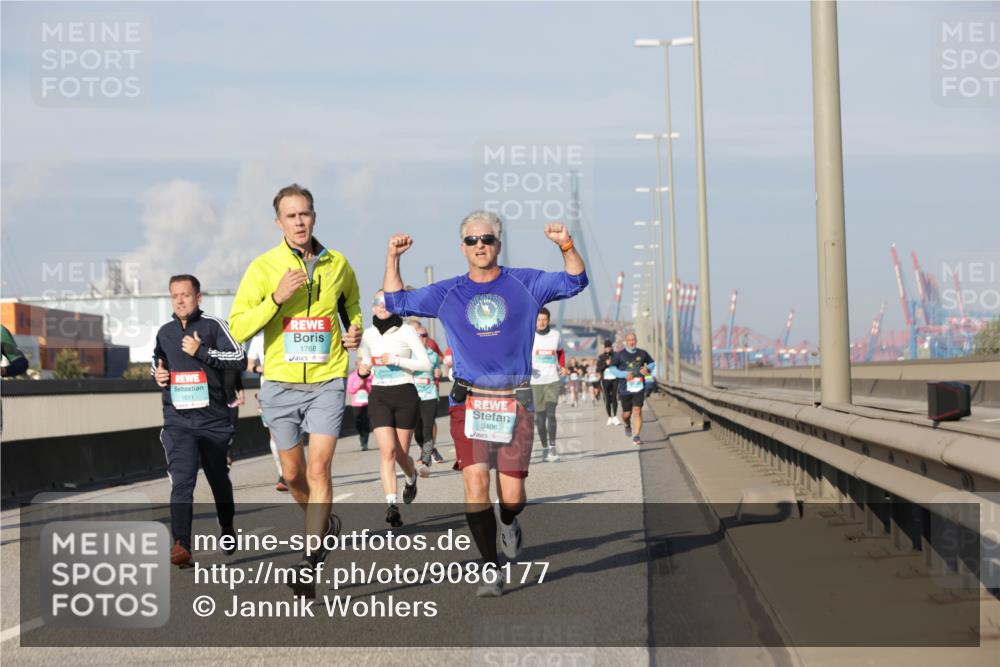 03.10.2025 - Köhlbrandbrückenlauf Jannik Wohlers http://msf.ph/oto/9086177 03.10.2025 09:57:10 Position 3 1611, 1768, 3406 meine-sportfotos.de
