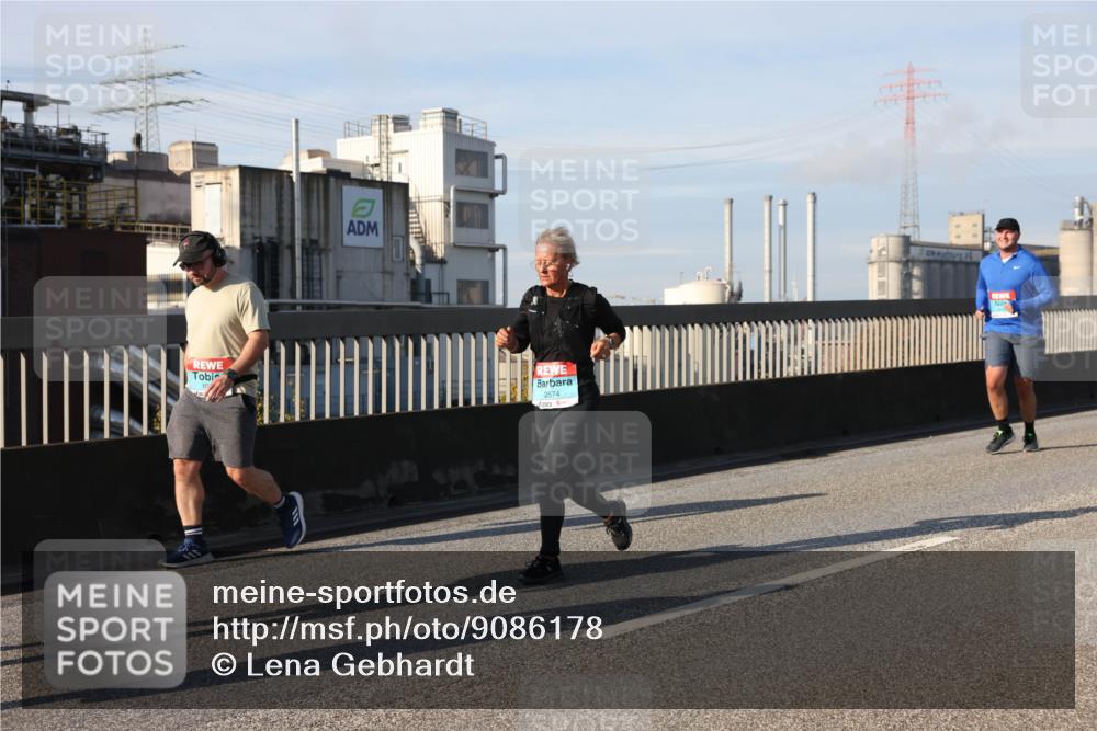 03.10.2025 - Köhlbrandbrückenlauf Lena Gebhardt http://msf.ph/oto/9086178 03.10.2025 10:05:49 Position 2 2574 meine-sportfotos.de