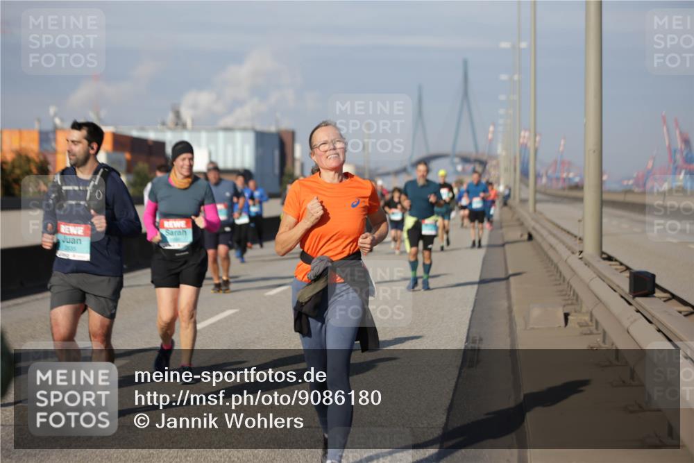 03.10.2025 - Köhlbrandbrückenlauf Jannik Wohlers http://msf.ph/oto/9086180 03.10.2025 10:07:45 Position 3 2605 meine-sportfotos.de