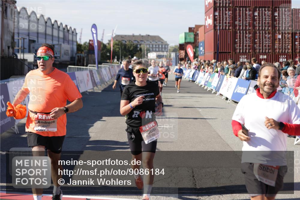 03.10.2025 - Köhlbrandbrückenlauf Jannik Wohlers http://msf.ph/oto/9086184 03.10.2025 13:18:49 Ziel 4077, 4556, 4756, 4812, 5115, 6429, 6500, 6506, 6556, 6596, 6795 meine-sportfotos.de