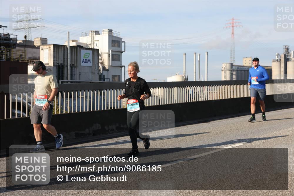 03.10.2025 - Köhlbrandbrückenlauf Lena Gebhardt http://msf.ph/oto/9086185 03.10.2025 10:05:49 Position 2 1004, 2574 meine-sportfotos.de