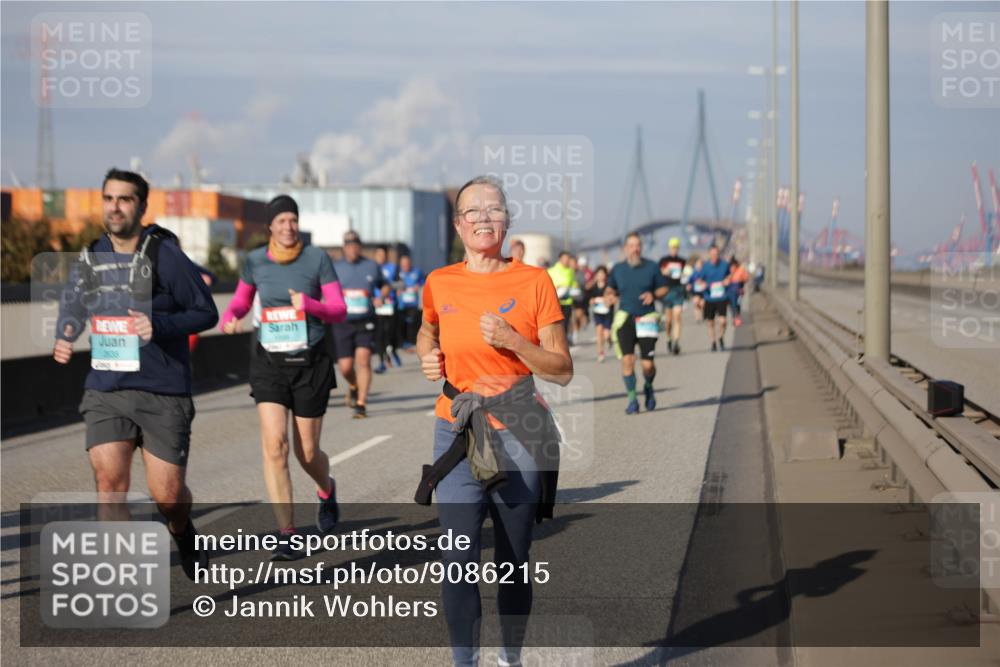 03.10.2025 - Köhlbrandbrückenlauf Jannik Wohlers http://msf.ph/oto/9086215 03.10.2025 10:07:45 Position 3 265 meine-sportfotos.de
