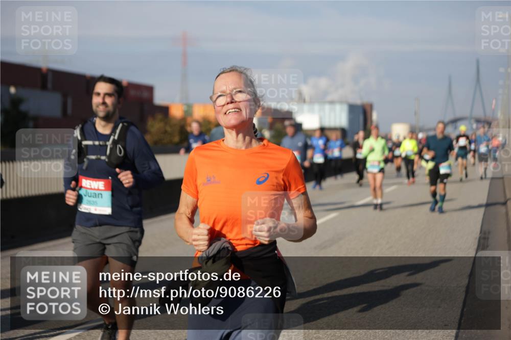 03.10.2025 - Köhlbrandbrückenlauf Jannik Wohlers http://msf.ph/oto/9086226 03.10.2025 10:07:46 Position 3 2635 meine-sportfotos.de