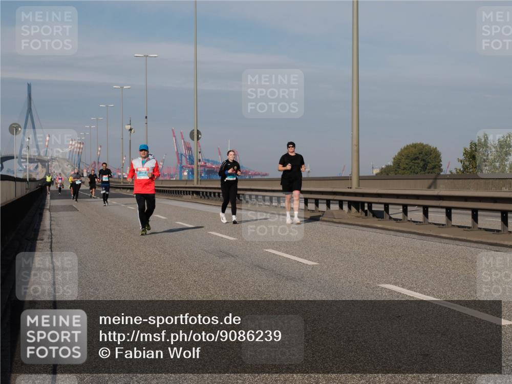 03.10.2025 - Köhlbrandbrückenlauf Fabian Wolf http://msf.ph/oto/9086239 03.10.2025 10:20:44 Position 3  meine-sportfotos.de