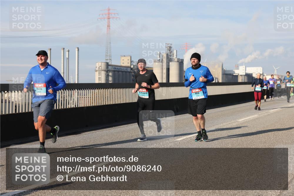03.10.2025 - Köhlbrandbrückenlauf Lena Gebhardt http://msf.ph/oto/9086240 03.10.2025 10:05:50 Position 2 2409, 3443 meine-sportfotos.de
