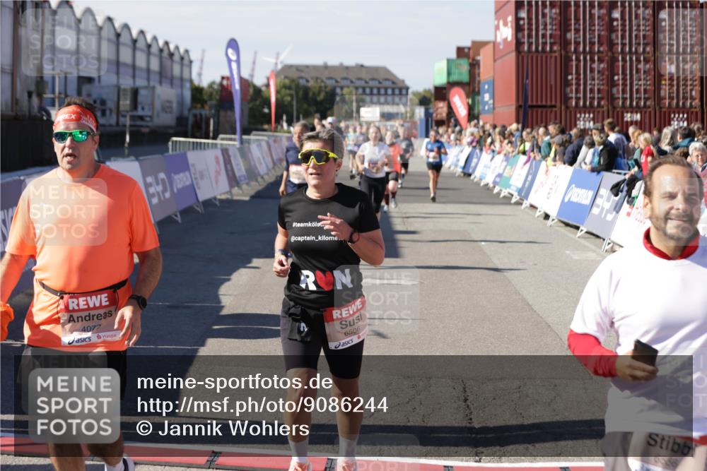 03.10.2025 - Köhlbrandbrückenlauf Jannik Wohlers http://msf.ph/oto/9086244 03.10.2025 13:18:50 Ziel 4077, 4556, 4756, 4812, 4889, 5115, 5974, 6429, 6500, 6506, 6556, 6596, 6795 meine-sportfotos.de