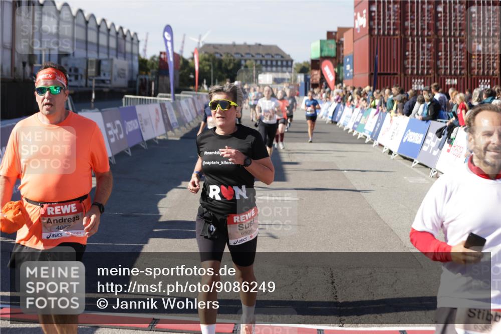 03.10.2025 - Köhlbrandbrückenlauf Jannik Wohlers http://msf.ph/oto/9086249 03.10.2025 13:18:50 Ziel 4077, 4556, 4756, 4812, 4889, 5115, 5974, 6429, 6500, 6506, 6556, 6596, 6795 meine-sportfotos.de