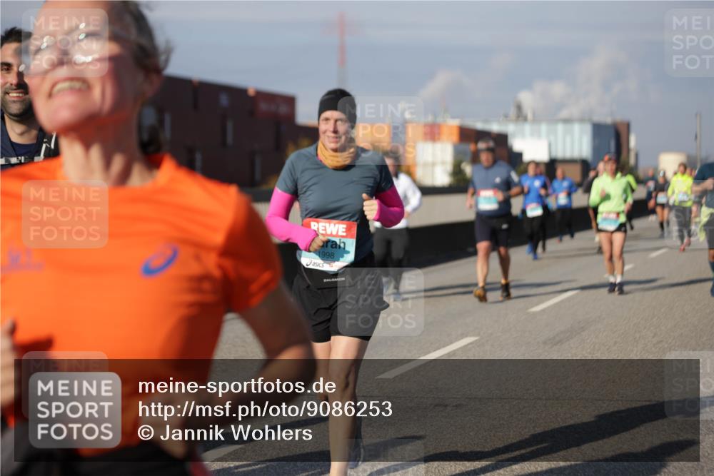 03.10.2025 - Köhlbrandbrückenlauf Jannik Wohlers http://msf.ph/oto/9086253 03.10.2025 10:07:47 Position 3 1998 meine-sportfotos.de