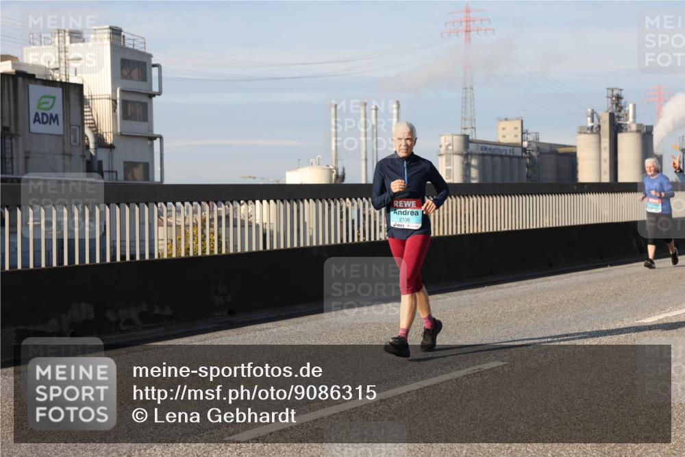 03.10.2025 - Köhlbrandbrückenlauf Lena Gebhardt http://msf.ph/oto/9086315 03.10.2025 10:05:57 Position 2 2136 meine-sportfotos.de