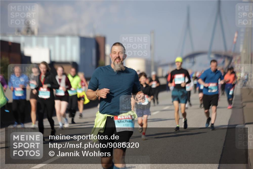 03.10.2025 - Köhlbrandbrückenlauf Jannik Wohlers http://msf.ph/oto/9086320 03.10.2025 10:07:49 Position 3 1727 meine-sportfotos.de