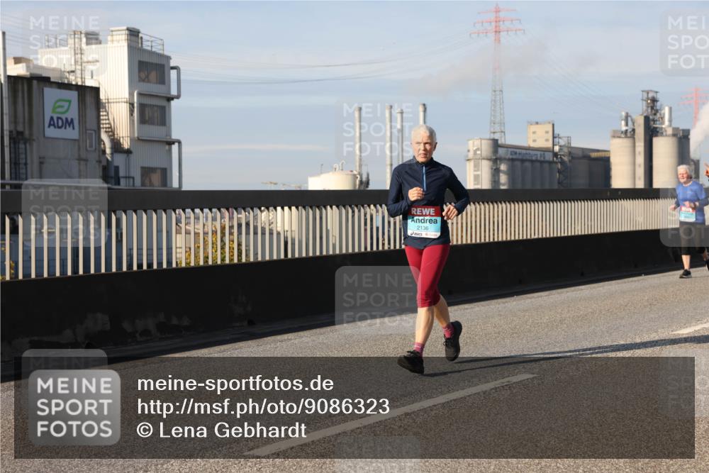 03.10.2025 - Köhlbrandbrückenlauf Lena Gebhardt http://msf.ph/oto/9086323 03.10.2025 10:05:57 Position 2 2136 meine-sportfotos.de