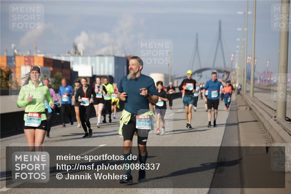 03.10.2025 - Köhlbrandbrückenlauf Jannik Wohlers http://msf.ph/oto/9086337 03.10.2025 10:07:50 Position 3 1726, 1727 meine-sportfotos.de