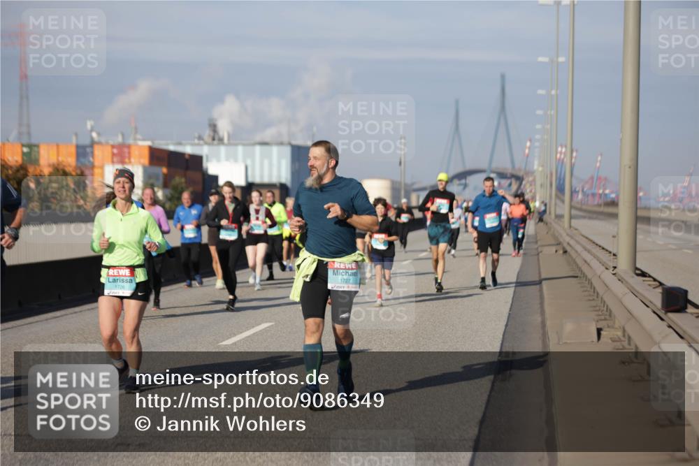03.10.2025 - Köhlbrandbrückenlauf Jannik Wohlers http://msf.ph/oto/9086349 03.10.2025 10:07:50 Position 3 1726, 1727 meine-sportfotos.de