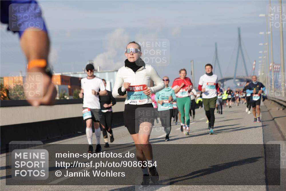 03.10.2025 - Köhlbrandbrückenlauf Jannik Wohlers http://msf.ph/oto/9086354 03.10.2025 09:57:13 Position 3 3723 meine-sportfotos.de