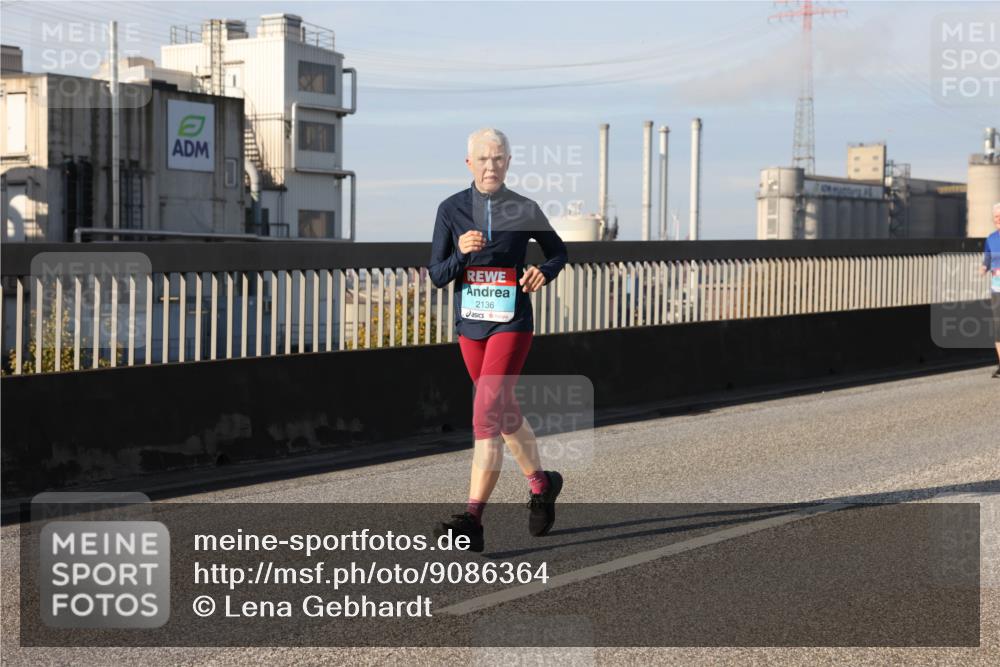 03.10.2025 - Köhlbrandbrückenlauf Lena Gebhardt http://msf.ph/oto/9086364 03.10.2025 10:05:58 Position 2 2136 meine-sportfotos.de