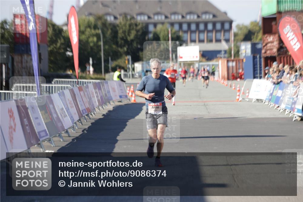 03.10.2025 - Köhlbrandbrückenlauf Jannik Wohlers http://msf.ph/oto/9086374 03.10.2025 12:52:45 Ziel 4013, 4019, 4034, 6087, 6625 meine-sportfotos.de