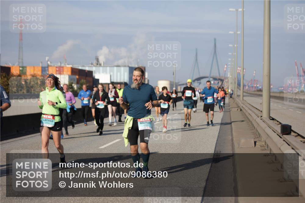 03.10.2025 - Köhlbrandbrückenlauf Jannik Wohlers http://msf.ph/oto/9086380 03.10.2025 10:07:50 Position 3 1726, 1727 meine-sportfotos.de