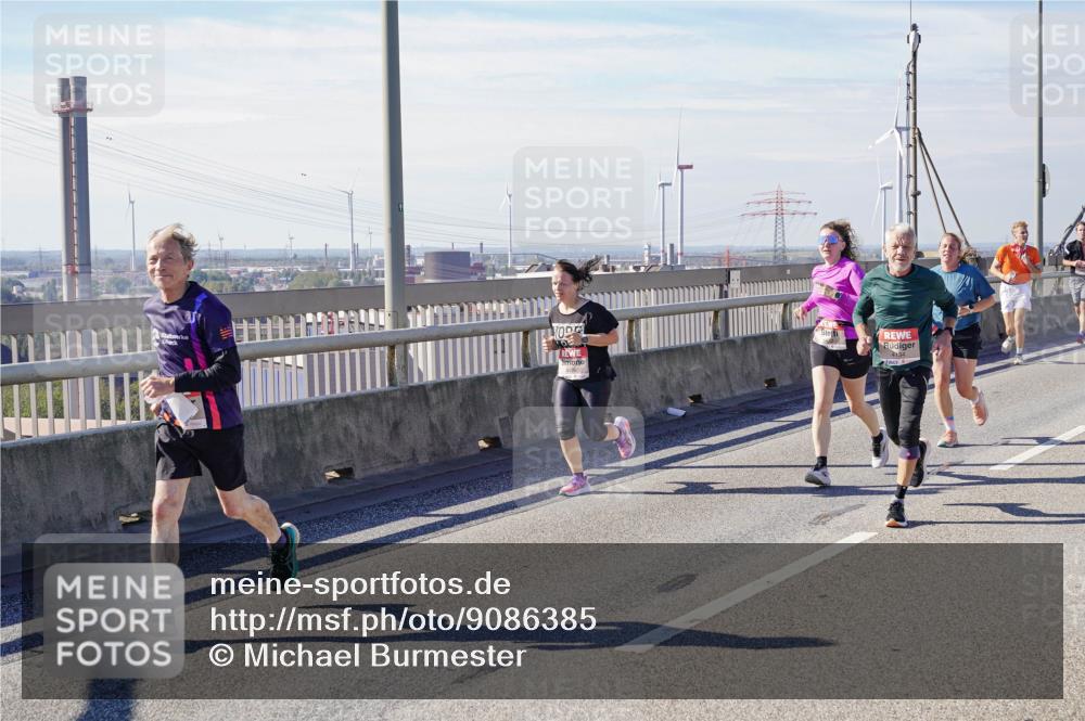 03.10.2025 - Köhlbrandbrückenlauf Michael Burmester http://msf.ph/oto/9086385 03.10.2025 12:43:38 Position 2  meine-sportfotos.de